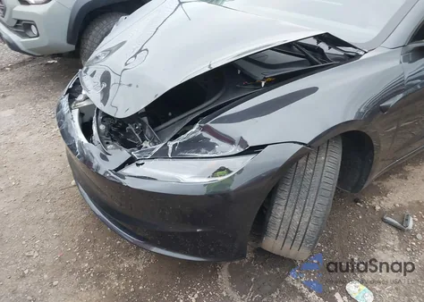 2024 Tesla Model 3 Long Range Dual Motor All-Wheel Drive z USA, uszkodzony, nr VIN 5YJ3E1EB5RF795124